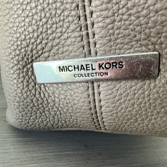 COPY - Michael Kors Skorpios Beige Pebbled Leather shoulder bag with braided st… - Picture 4 of 8